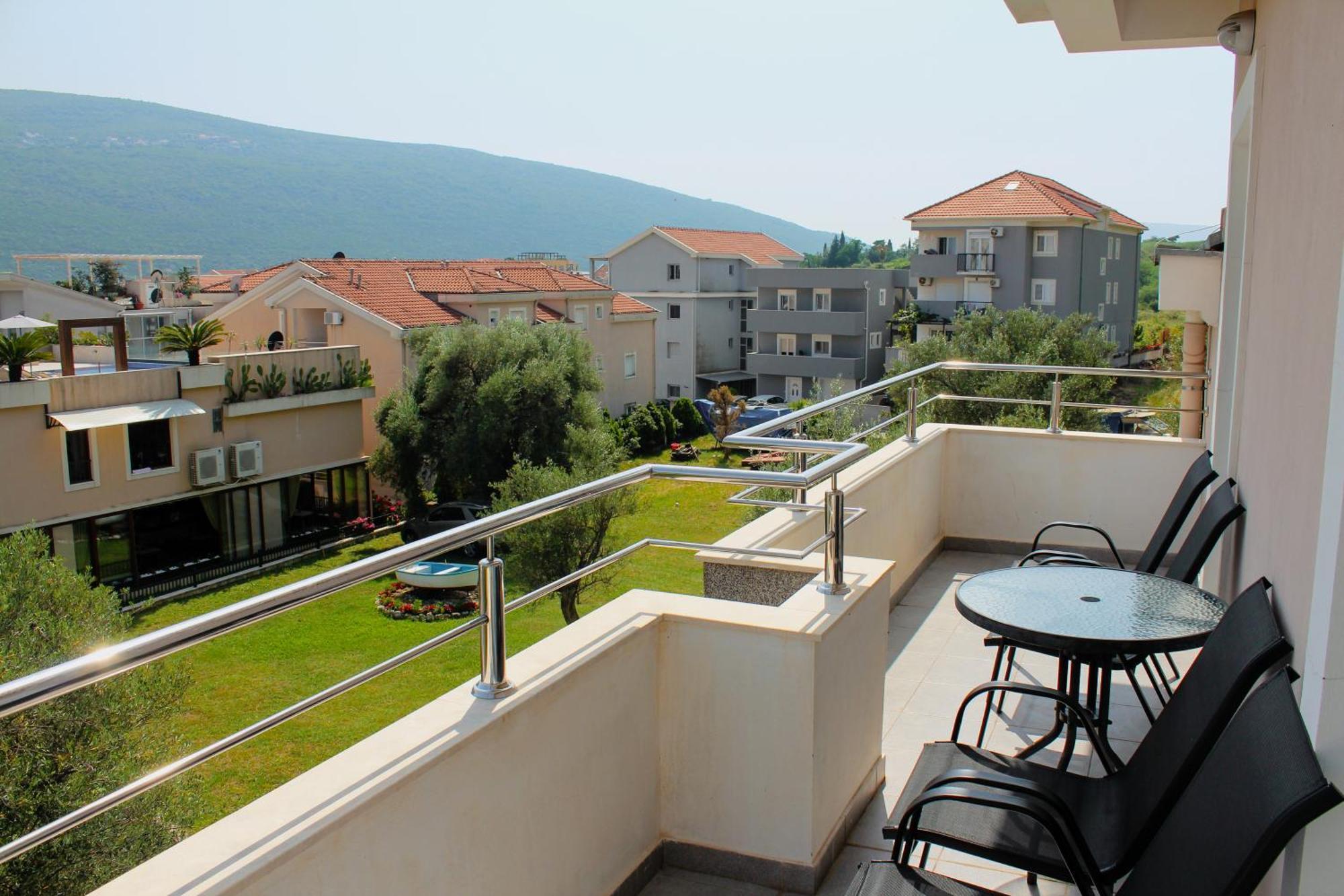 Sun Village Aparthotel Herceg Novi Bilik gambar
