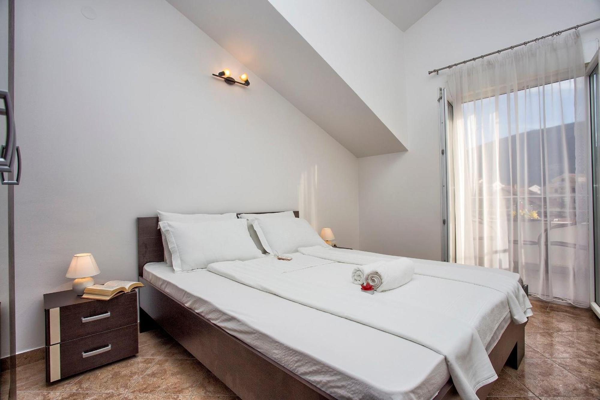 Sun Village Aparthotel Herceg Novi Bilik gambar