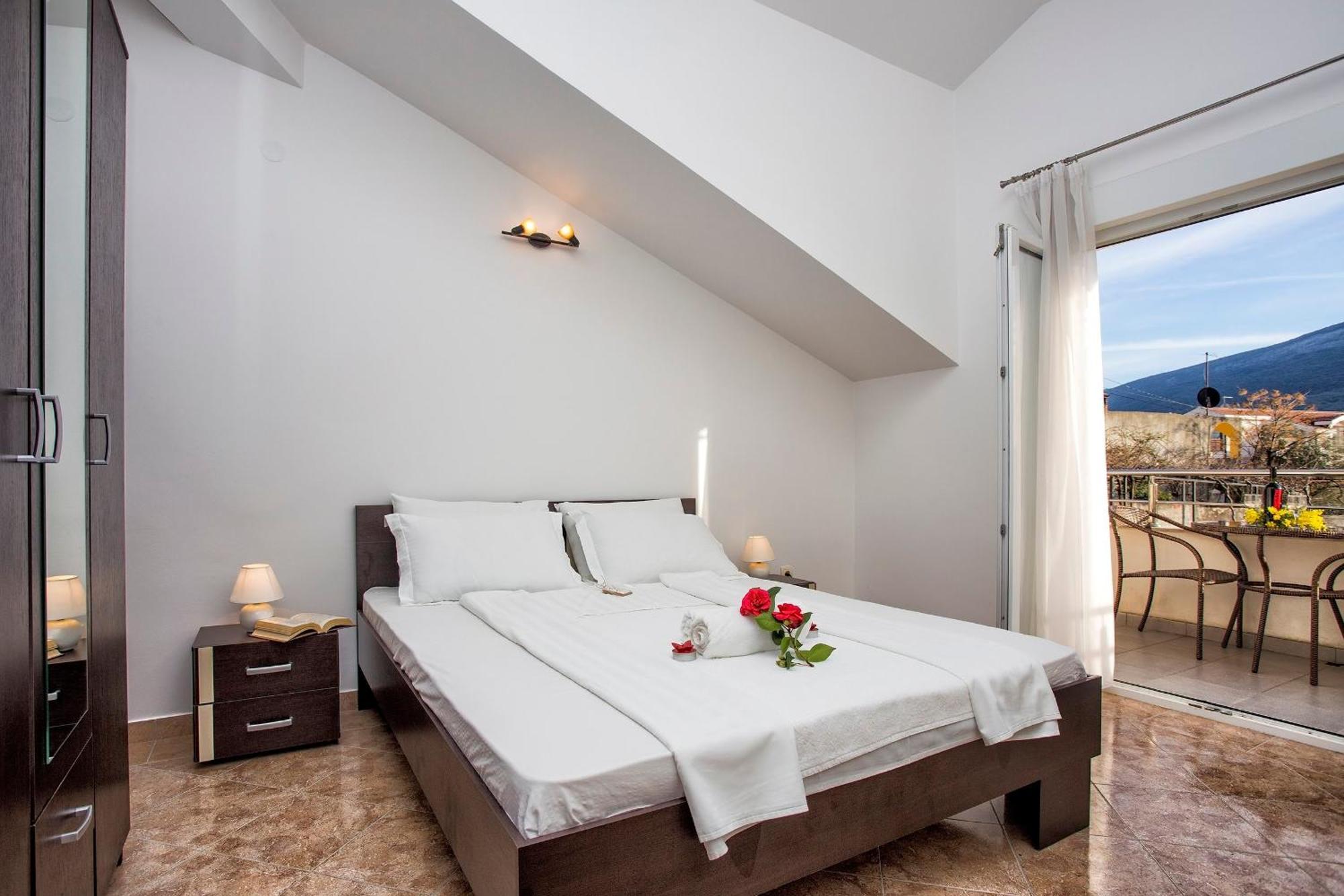 Sun Village Aparthotel Herceg Novi Bilik gambar