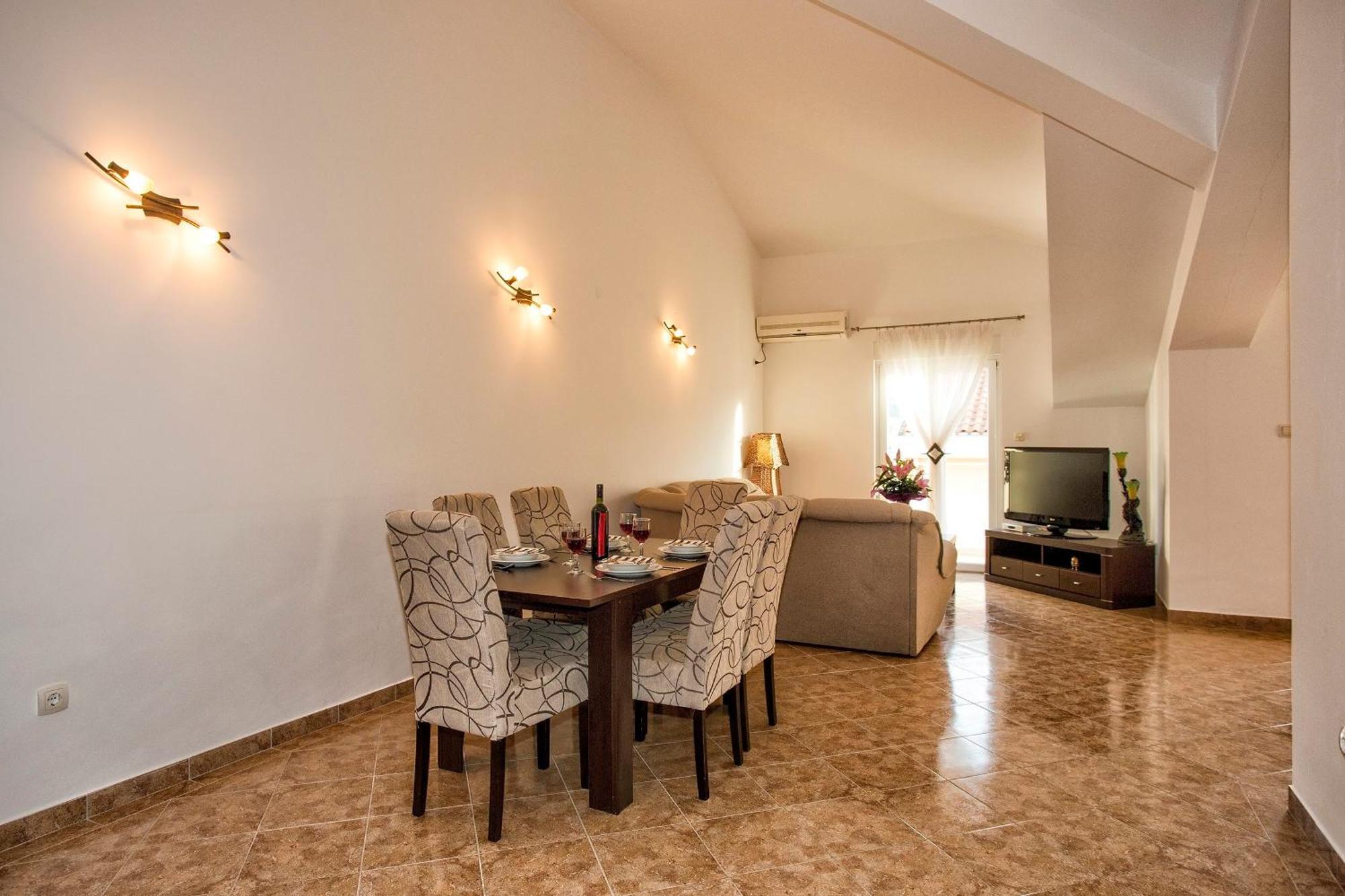 Sun Village Aparthotel Herceg Novi Bilik gambar