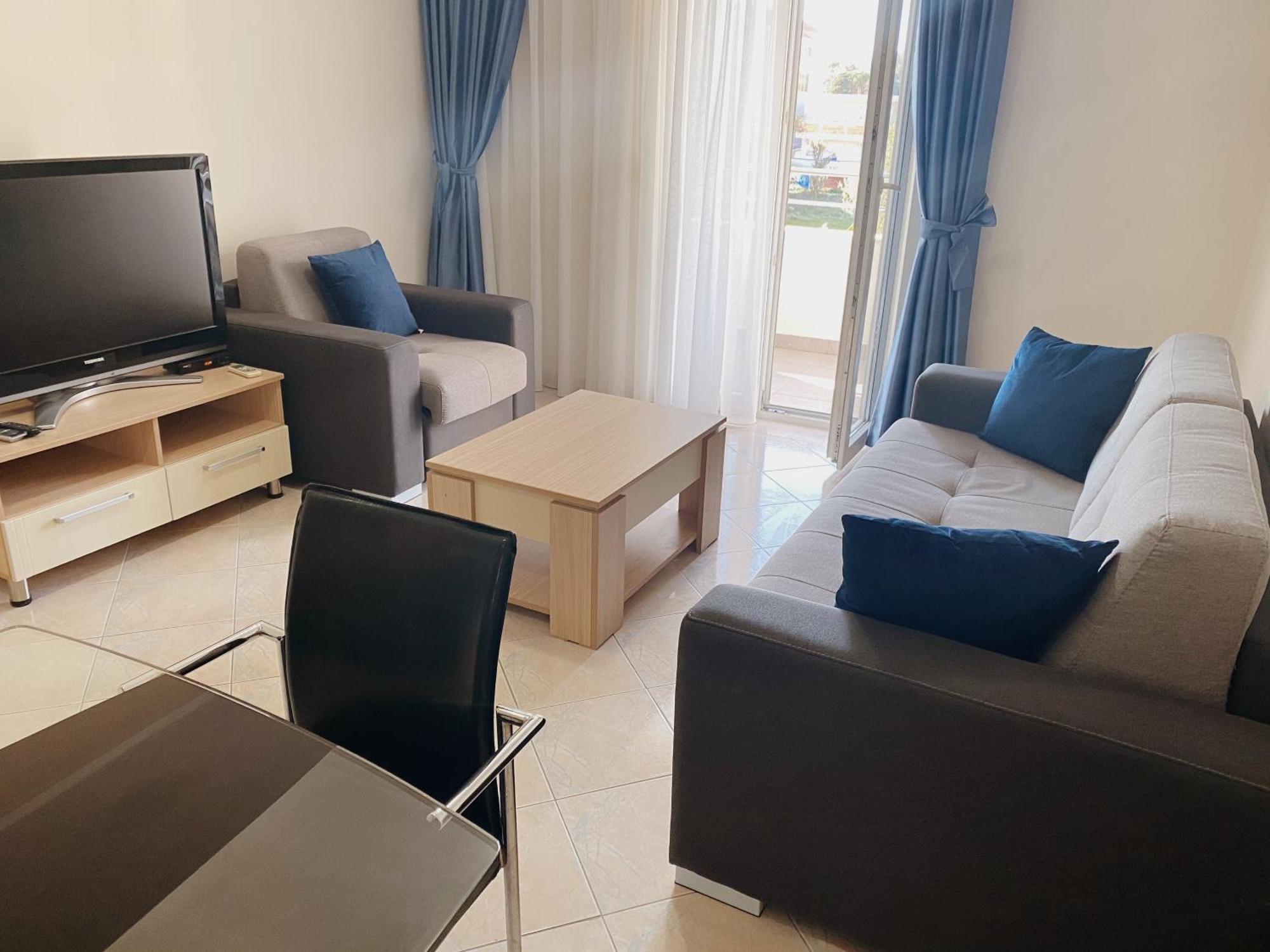 Sun Village Aparthotel Herceg Novi Bilik gambar
