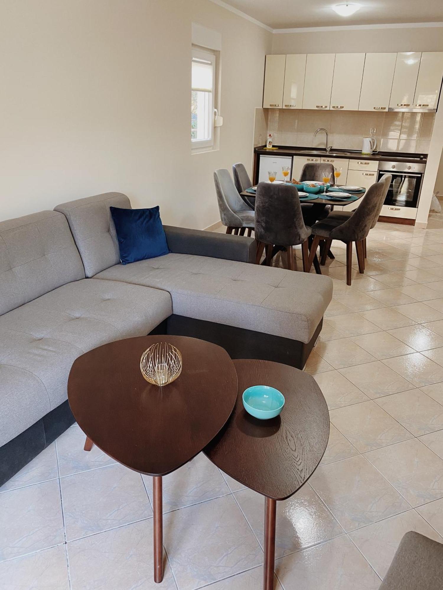 Sun Village Aparthotel Herceg Novi Bilik gambar