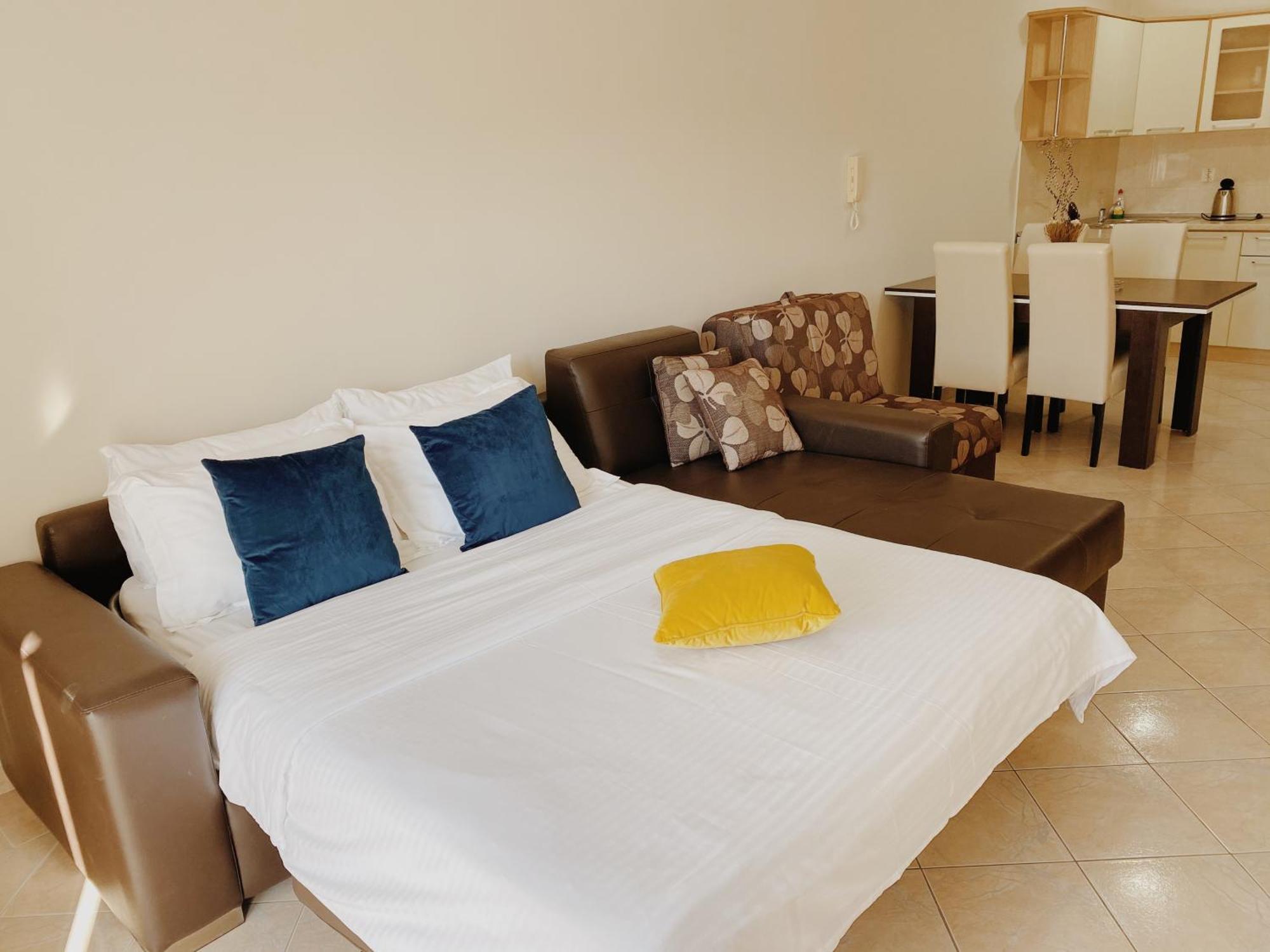 Sun Village Aparthotel Herceg Novi Bilik gambar